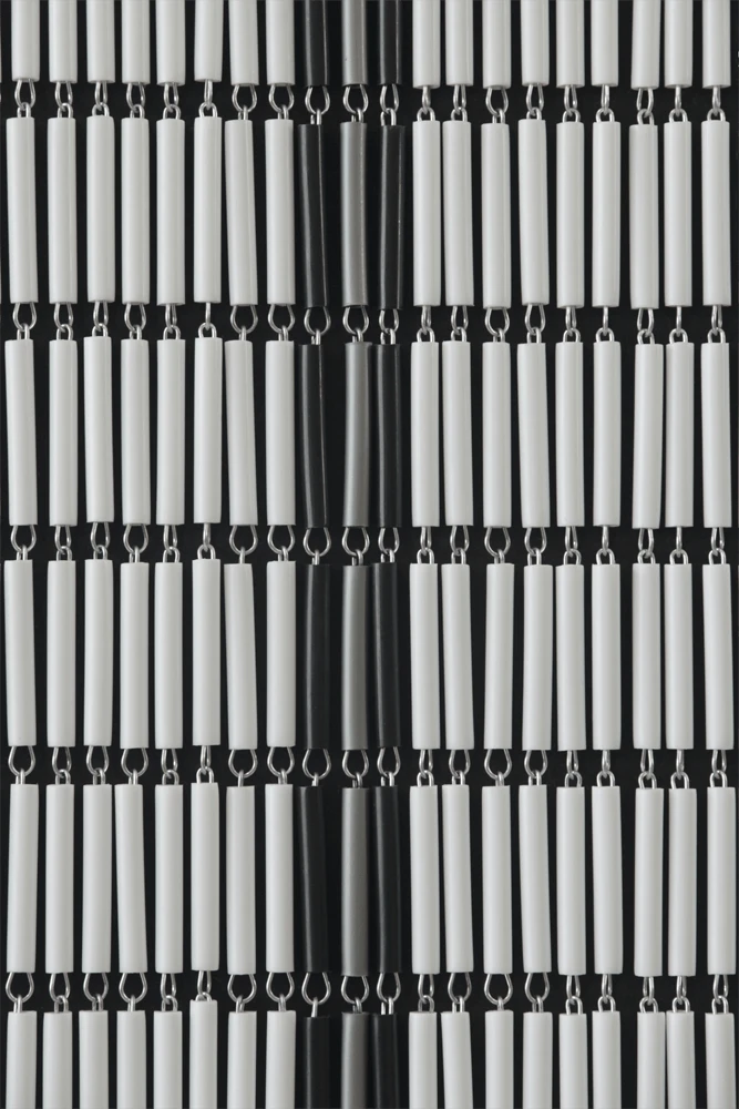 Vliegengordijn Banen - Wit/Zwart/Zilver - 100 X 232cm - Sun-Arts 4 Vliegengordijn Banen - Wit/Zwart/Zilver - 100 X 232cm - Sun-Arts - Afbeelding 2