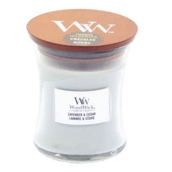 Woodwick Lavender & Cedar Medium Candle - Geurkaars